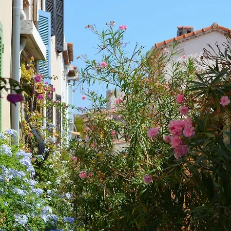 Apartman Spacieux Vieil Climatise 5 Minutes Plages